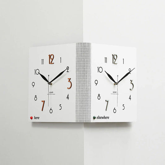 Dubbelzijdige Houten Hoek Wandklok - Minimalistisch - Uniek Design - Functioneel Decor-Wall Clocks-De Bazelaar