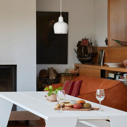 Gouden Klokvormige Hanglamp – Elegantie en Functionele Verlichting-light decor-De Bazelaar