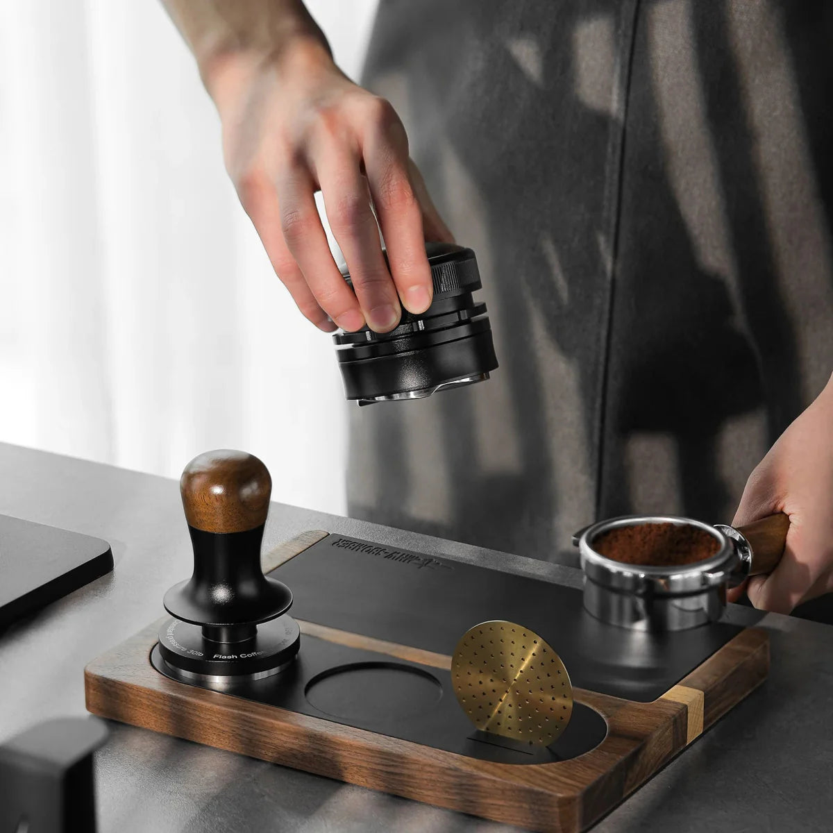 Espresso Tampstation - Houten Basis met Siliconen Pad-Coffee & Tea-De Bazelaar