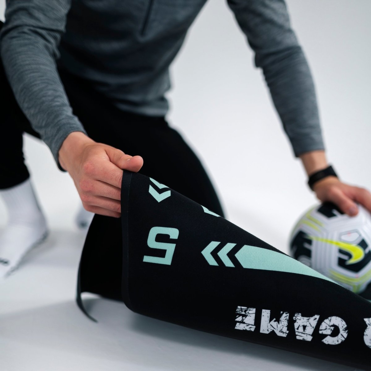 Junior Soccer Skills Coach Mat - Verbeter Thuis Voetbalvaardigheden - Speel en Leer!-Sports Mat-De Bazelaar