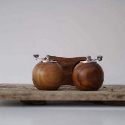 Nordic Zout- en Pepermolen Set - Stijlvol - Functioneel - Perfect voor Keuken-Kitchen Tools and Accessories-De Bazelaar