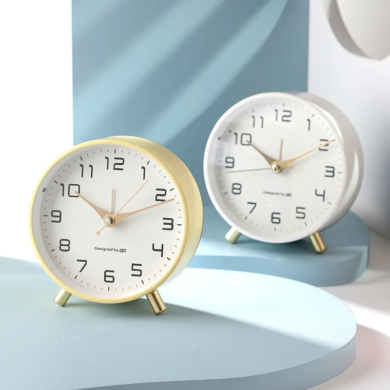 NordTime - Scandinavische Stille Tafelklok - Elegant en Functioneel-Wall Clocks-De Bazelaar