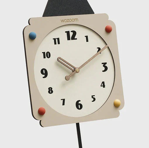 Naakt & Zwart - Stille Onregelmatige Schommel Wandklok - Modern Ontwerp-Wall Clocks-De Bazelaar