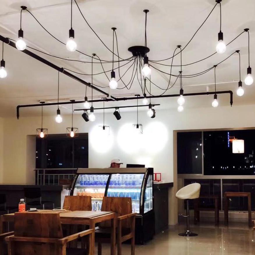 Spider Plafondlamp – Modern Industrieel Design-light decor-De Bazelaar