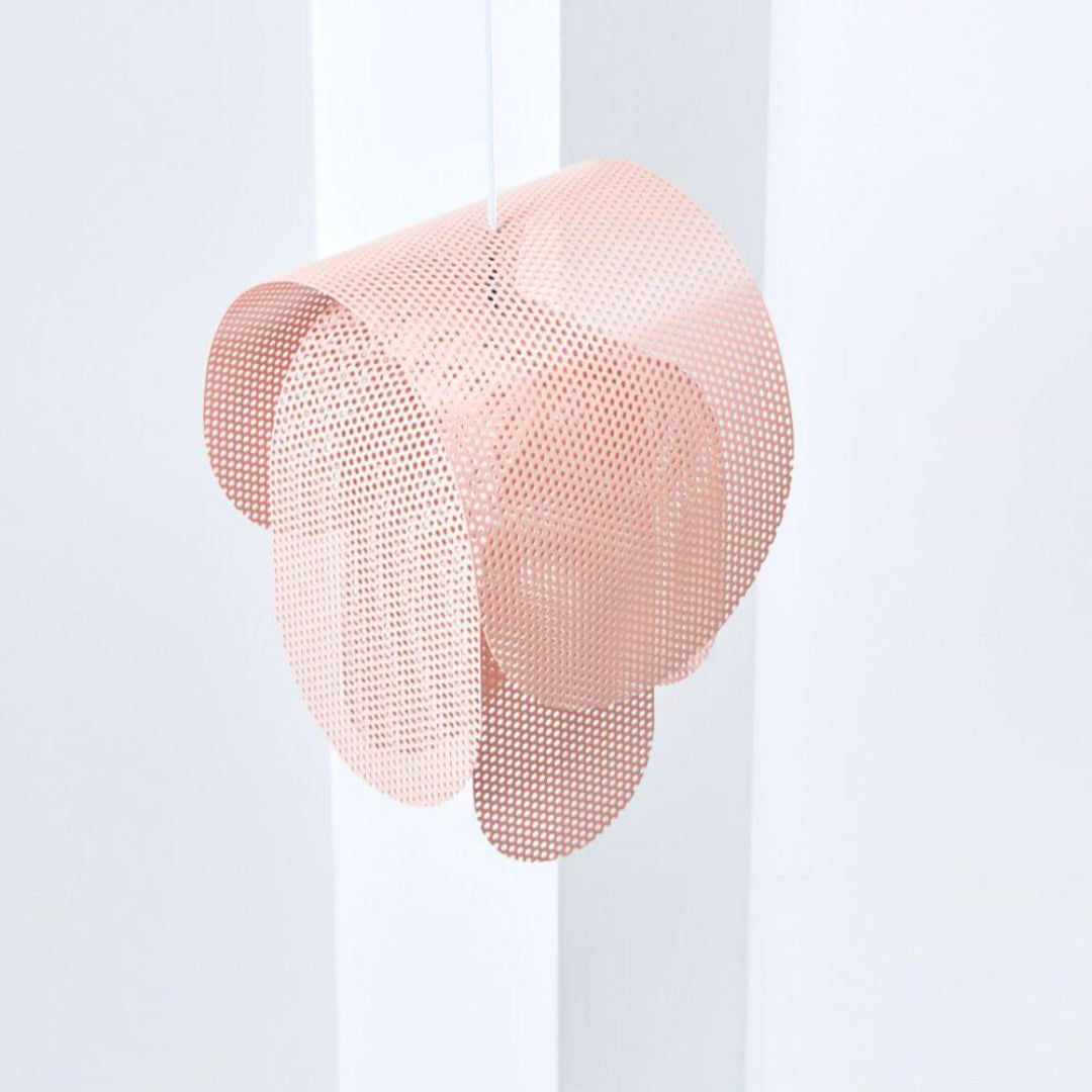 Geperforeerde metalen hanglamp in elegante rosé afwerking