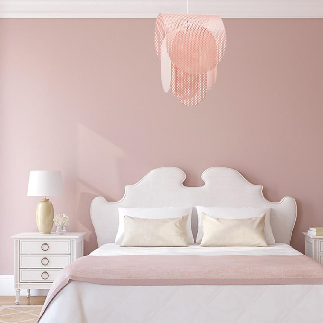 Geperforeerde metalen hanglamp in elegante rosé afwerking
