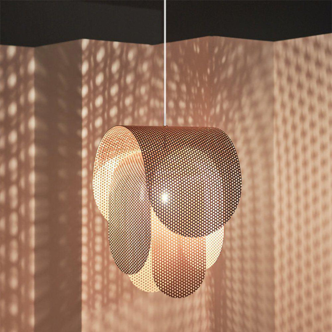 Geperforeerde metalen hanglamp in elegante rosé afwerking